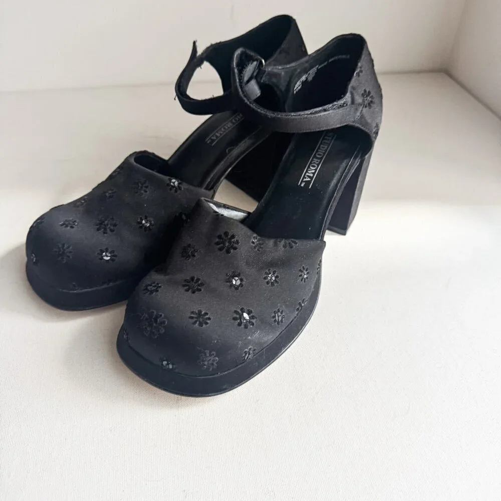 Vintage Y2K Studio Roma Black Satin Floral Chunky Heels 11